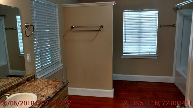 159 E Lincoln Ave