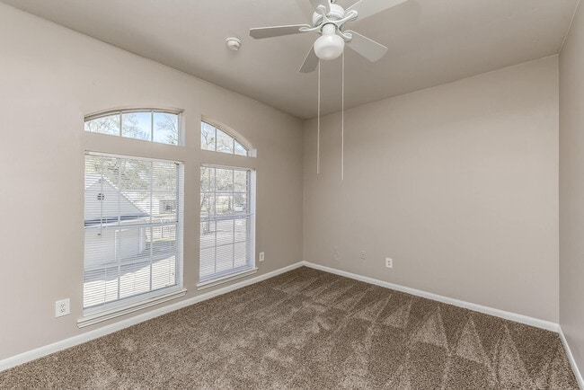 Hollow Creek Apartments