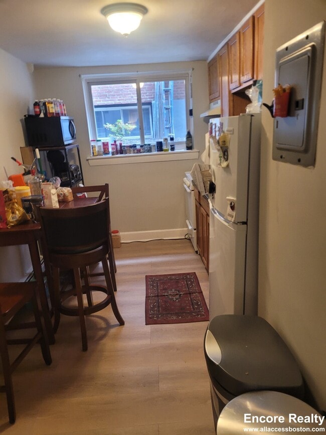 Building Photo - 69 Chiswick Rd Unit 7