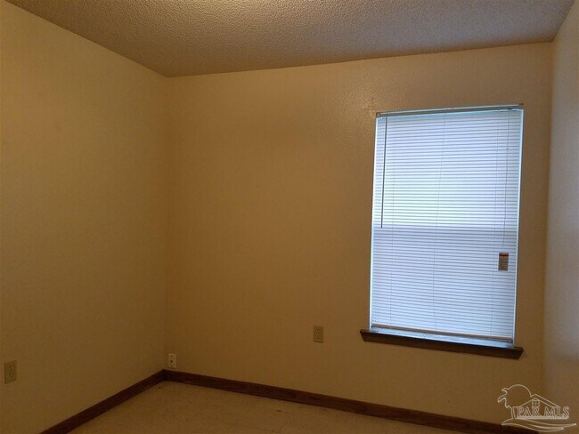 Photo - 1422 N 52nd Ave