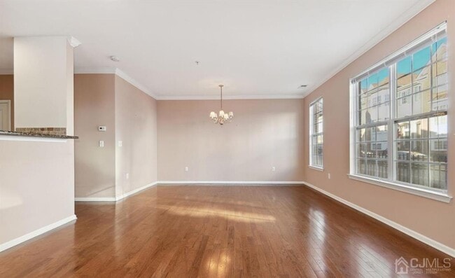 Photo - 24 Roosevelt Ave