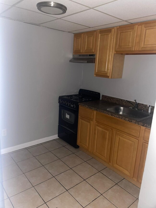 64 Harper Ave BL - 65 Harper Ave Apartamentos Unidad BL