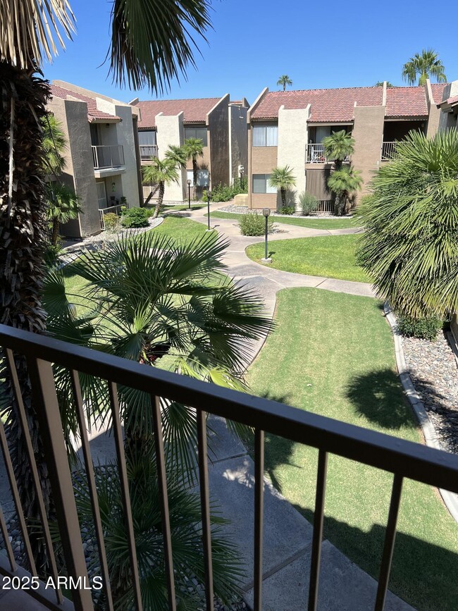 Building Photo - 1111 E University Dr