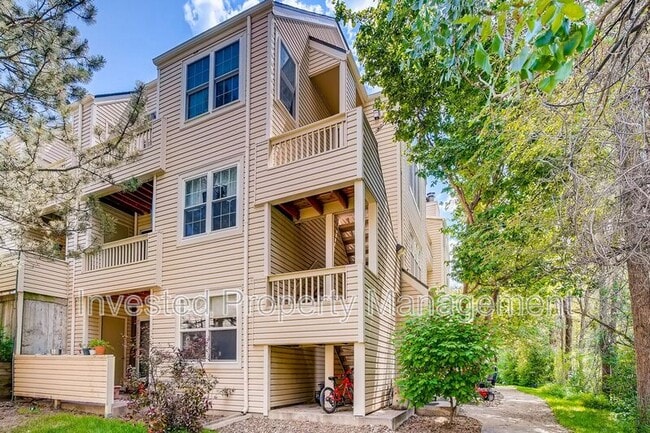Building Photo - 979 S Miller St Unit Apt 302