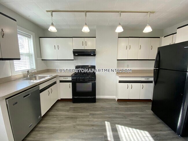 Photo - 195 Maverick St Apartment Unit 1