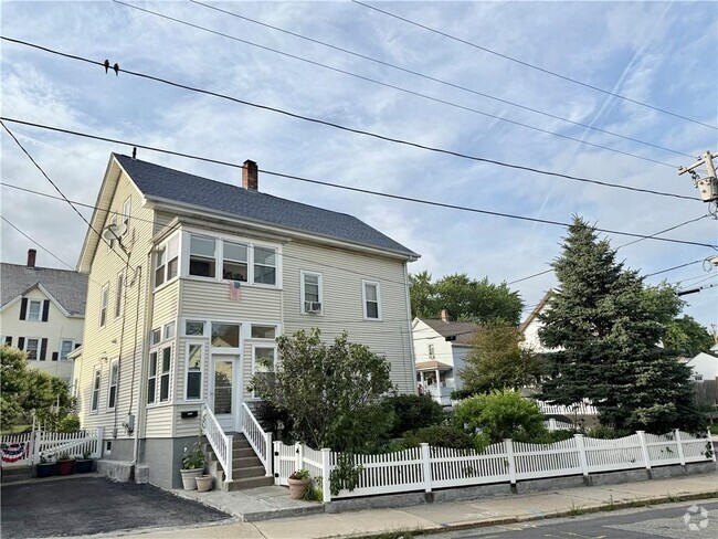 Building Photo - 12 3rd Ave Unit 1 Rental