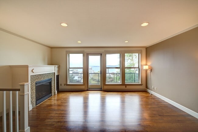 Photo - 2bd/2.25ba Seattle Townhome