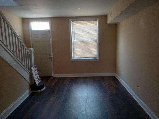 Photo - 2727 Mura St