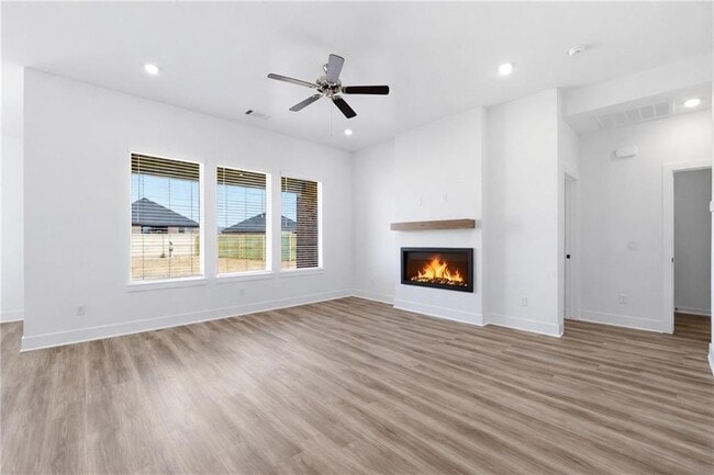 Photo - 446 W Taverner Xing