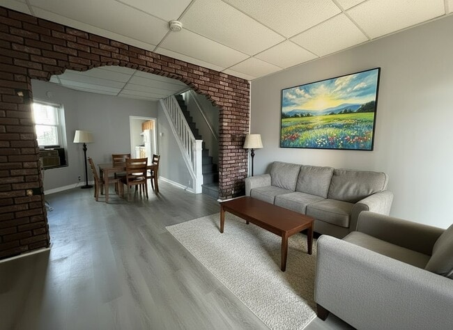 Building Photo - 1839 E Ontario St