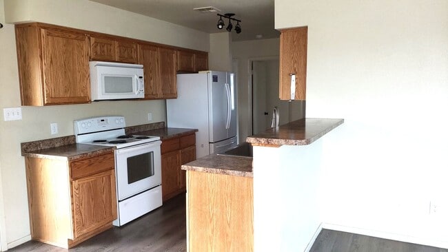 Photo - 3 bedroom Rental