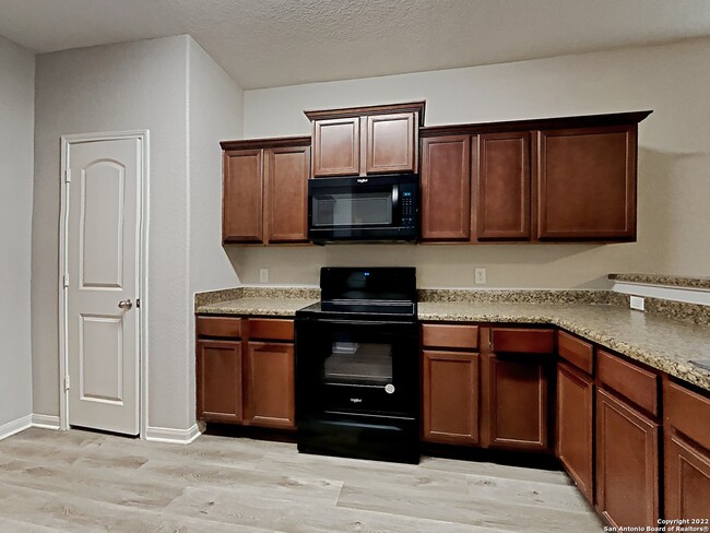 Photo - 6147 Still Mdws