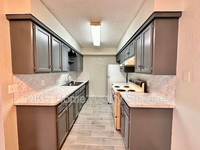 Photo - 8712 Rayburn Ave