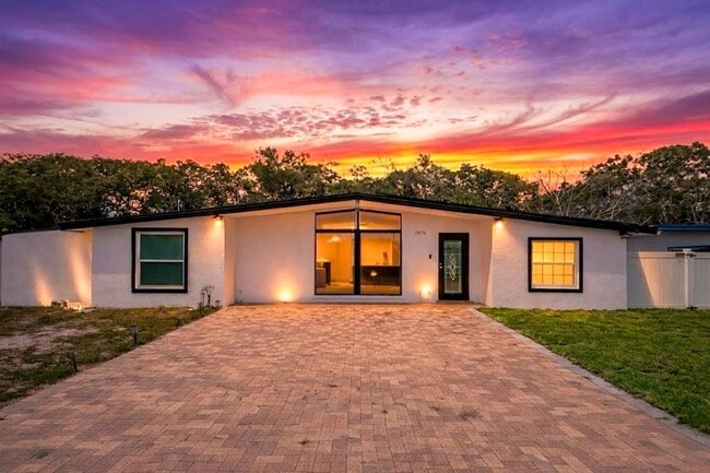 Building Photo - 3675 Prudence Dr