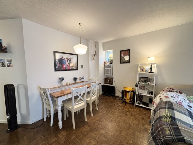 Photo - 19 Winchester St Unit 102 NO PARKING