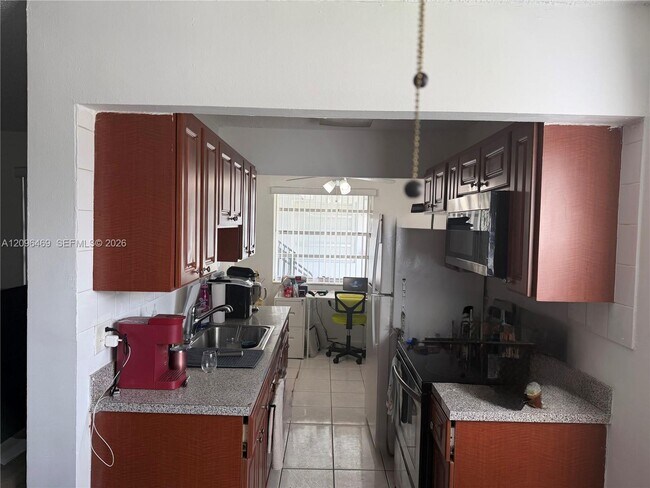 1100 NE 1st Ct Unit 118