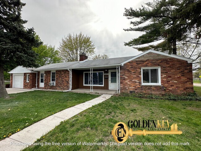 Extra Large 3 Bed Brick Single Family Home... - Extra Large 3 Bed Brick Single Family Home...