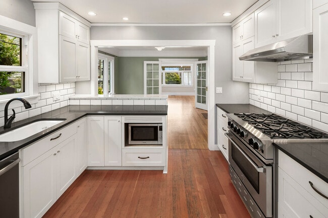 Photo - 814 NW 70th St