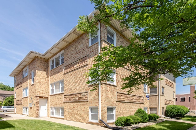 Building Photo - 4916 N Harlem Ave Unit 3