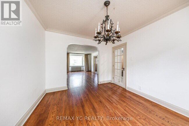 Photo - 425 Broadway Ave