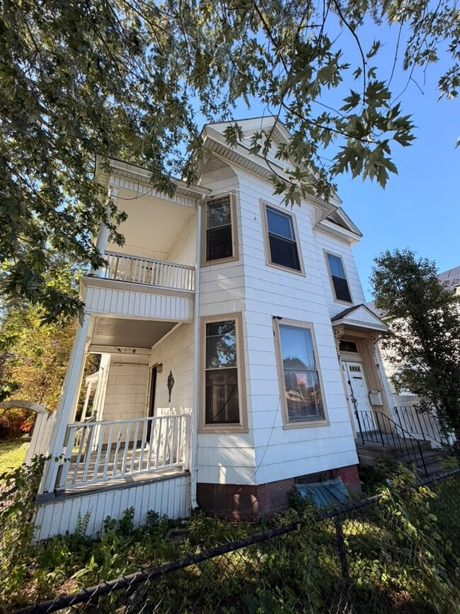 301 5th Ave