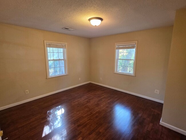 Photo - Charming 3 bedroom close to campus and I49