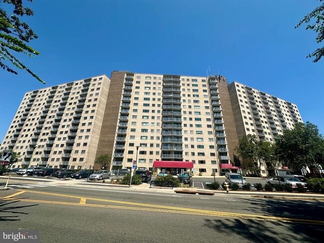 Building Photo - 2500 N Van Dorn St Unit 815 Rental