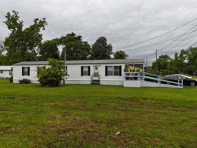 Building Photo - 913 E Avera Ave