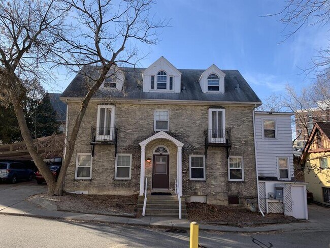 Photo - 240 W Lakelawn Pl