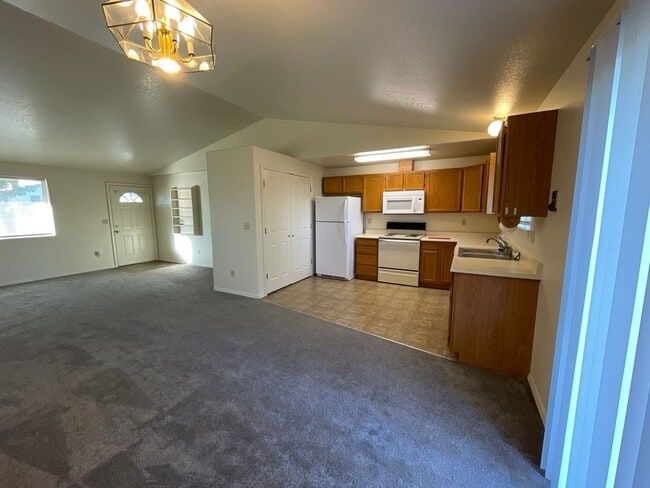 Photo - 3 Bedroom / 2 Bathroom Home in SW Redmond