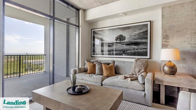 Photo - 221 Main St N Unidad 1408.1410235