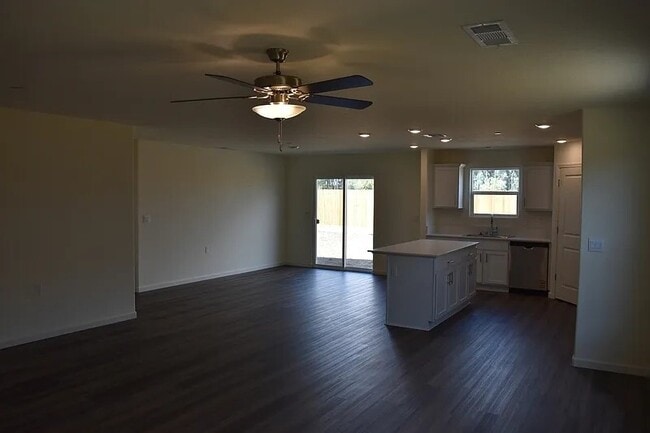 Photo - 685 Marshall Ln Casa