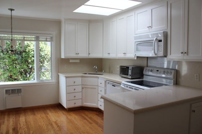 Photo - Charming Baywood Knolls Home  in San Mateo