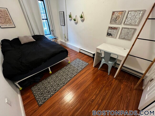 871 Harrison Ave Unit 2