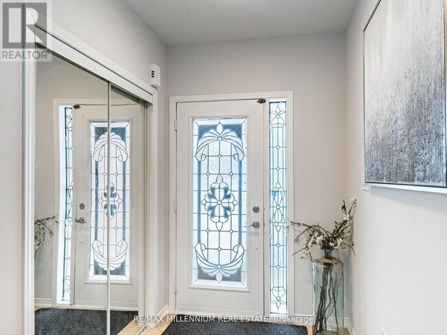 Photo - 9 Revelstoke Pl