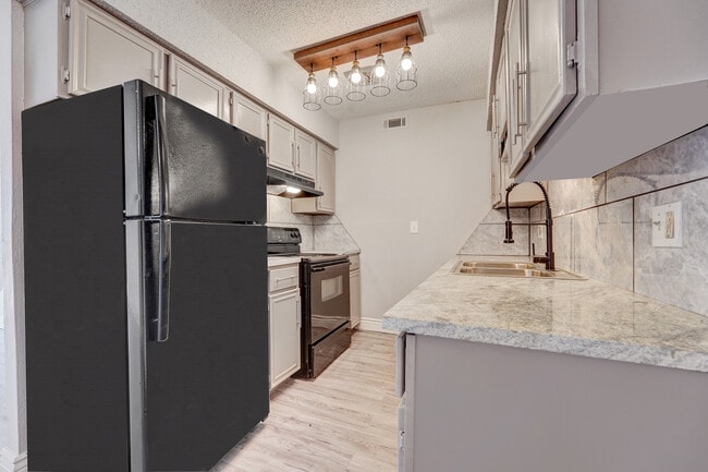 717 Ventura South Apartments