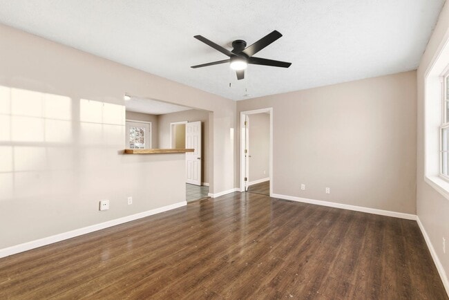 Photo - 3 Bedroom | 2 Bathroom | Nixa MO| Fenced Back Yard! | Nixa Schools!