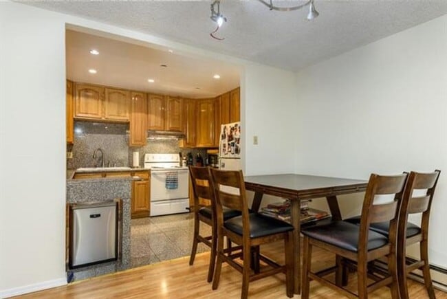 Photo - Well Located and Spacious 2 Bedroom 2 Bath Condo in Mountain View