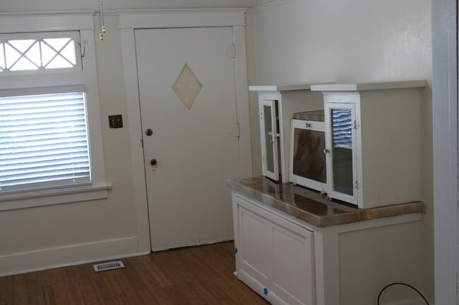 Photo - 240 E 23rd St Unit 3-4