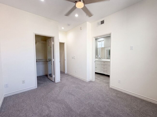 Photo - 4099 Peninsula Dr