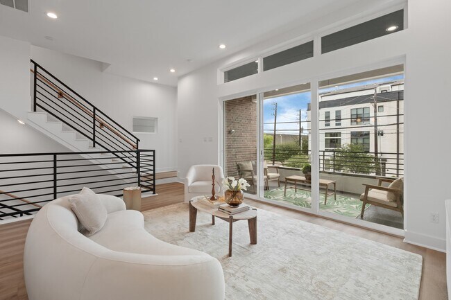 Photo - 1117 Ennis St