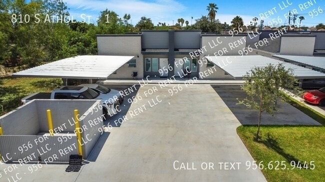 Building Photo - 810 S Athol St Unit 1