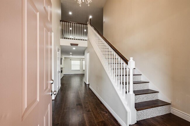 Photo - 5914 Shadow Creek Ct