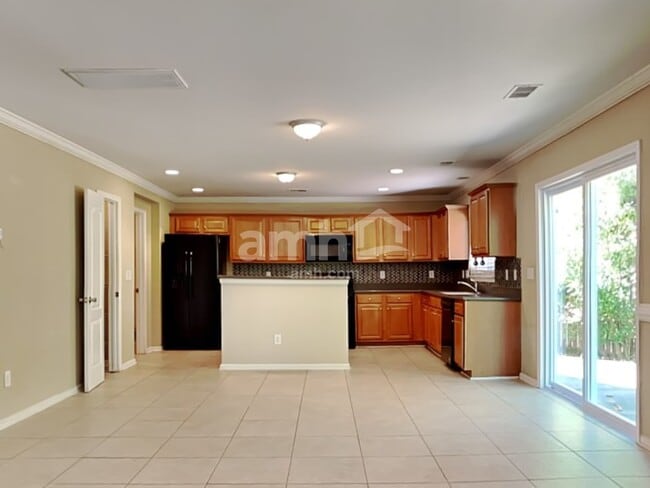 Photo - 138 Graduate Ln