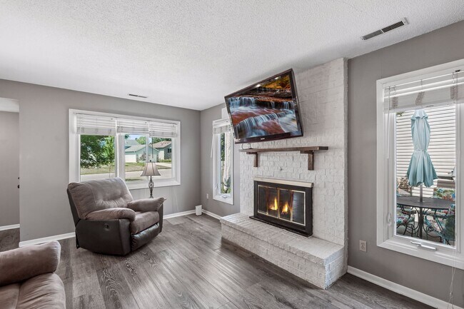 1748 Karis Way