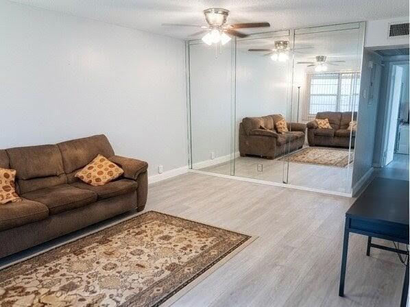 Photo - 25 Upminster Dr Unidad 25