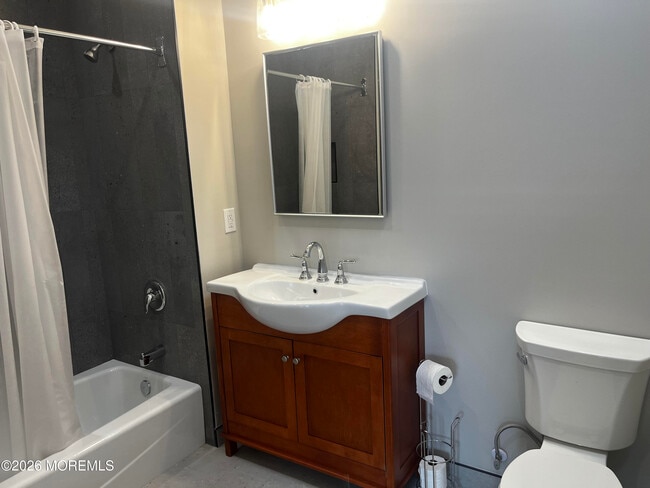 Photo - 2419 Bridge Ave Unit 203