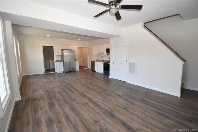 Photo - 329 Main St Unit 3