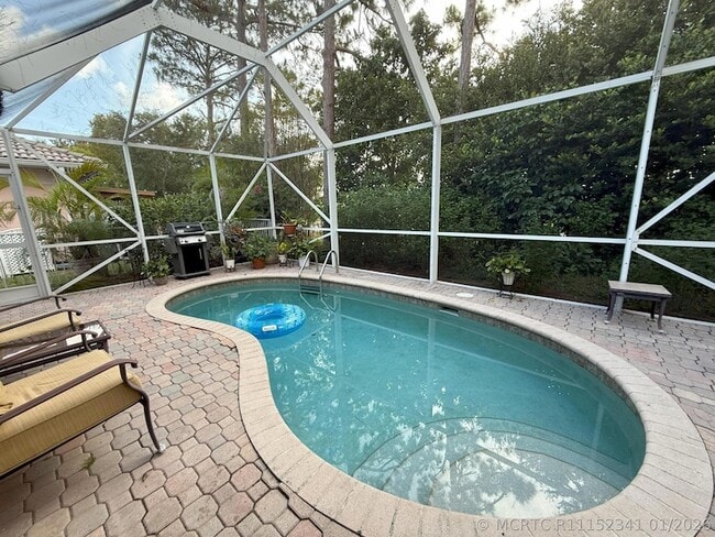 328 W Coral Trace Cir