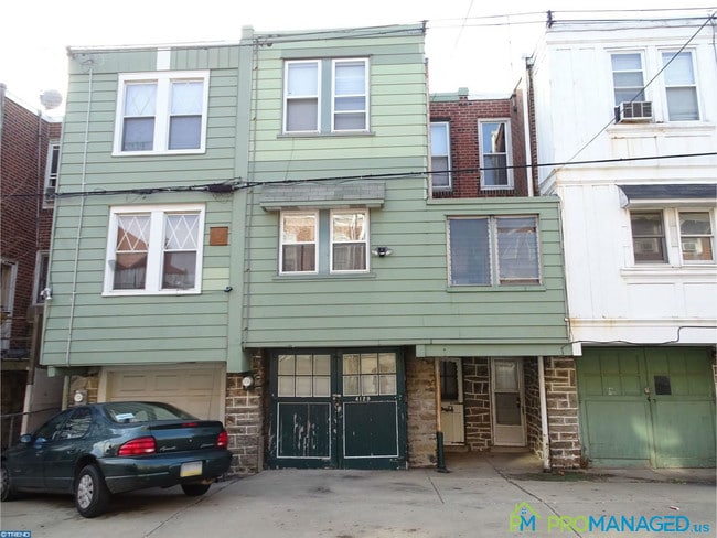 Photo - 4129 Gilham St